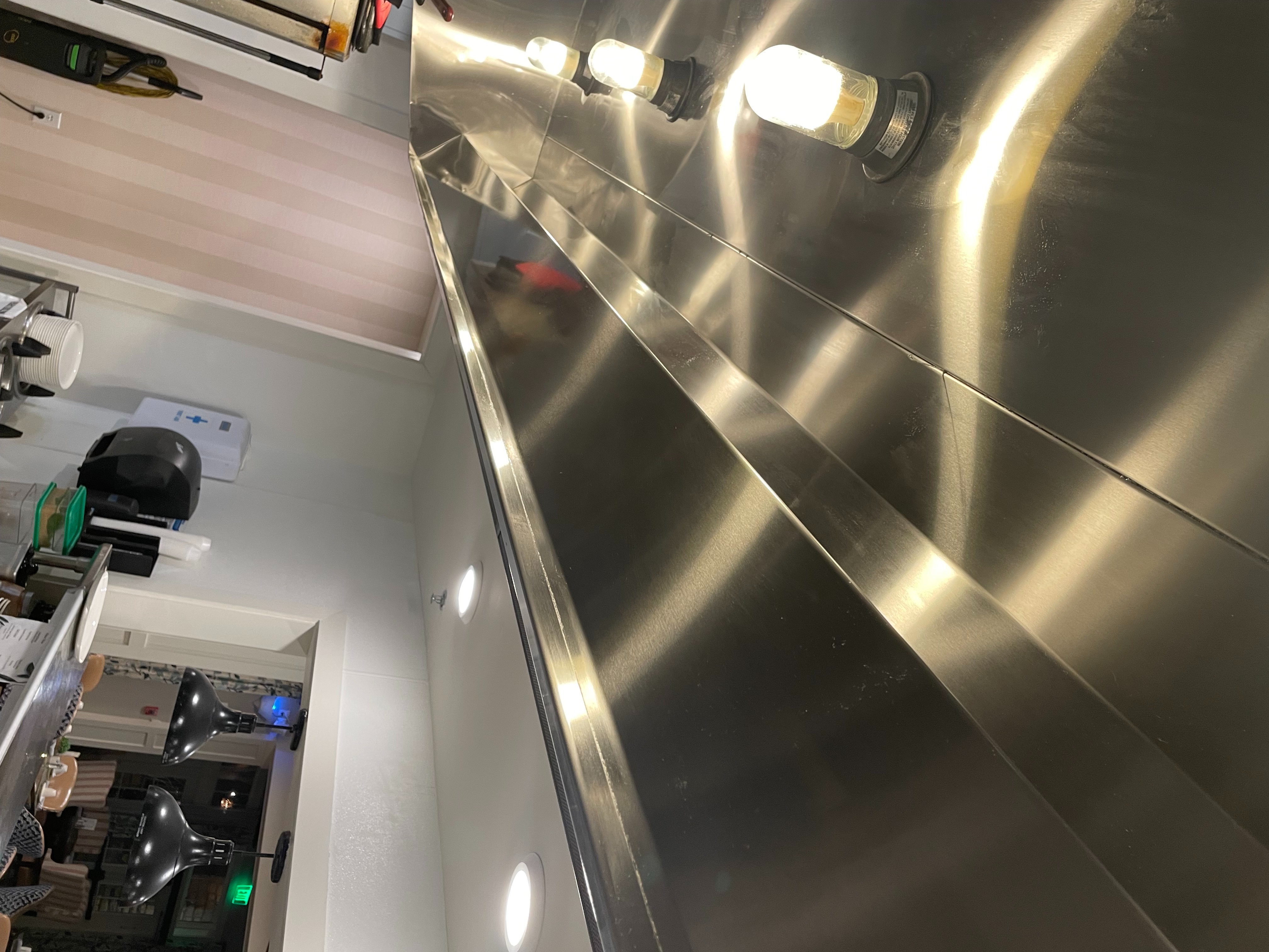 Kitchen Ceiling With Light Bulbs